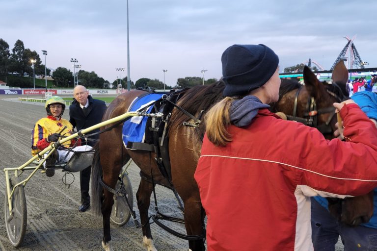 Swingband cropped 080822