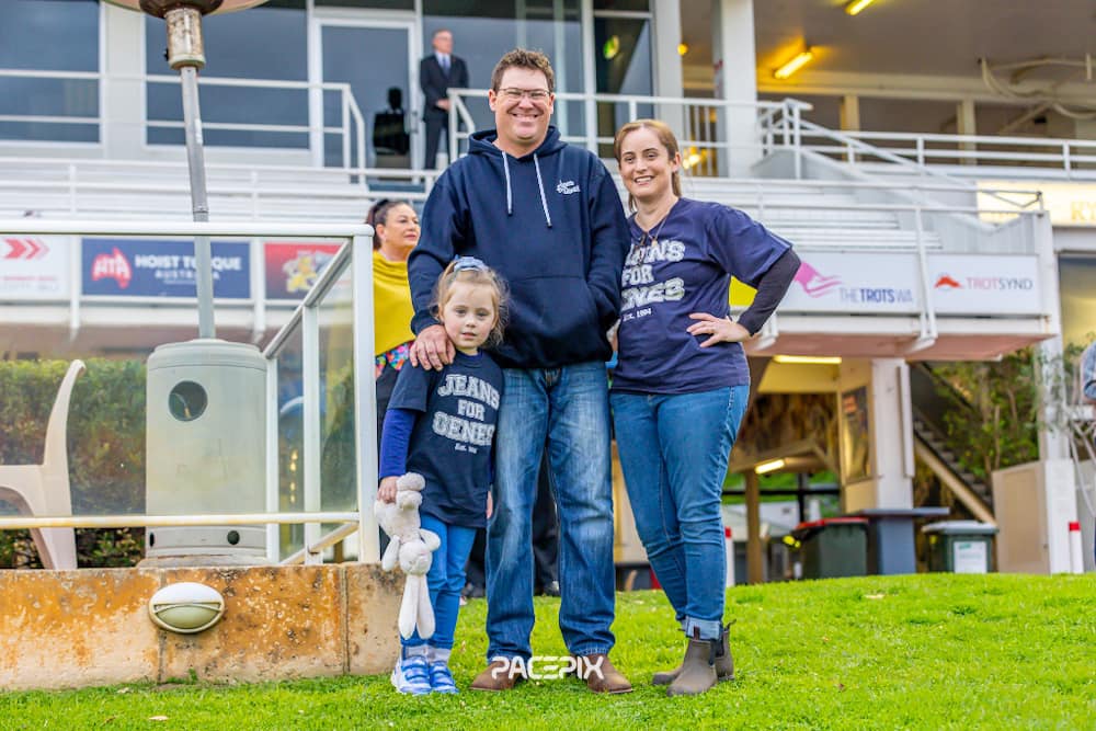 Infinite Sign – D Young and Family 020824